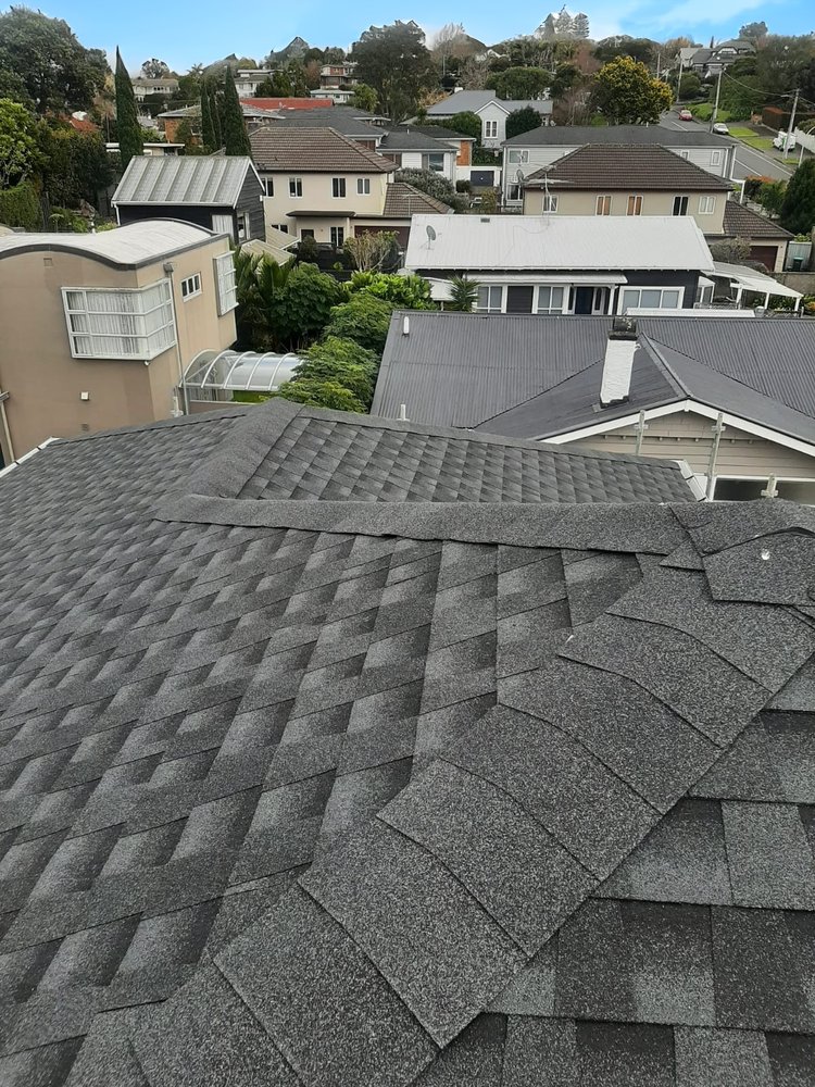 Large residential shingle roof - new installation